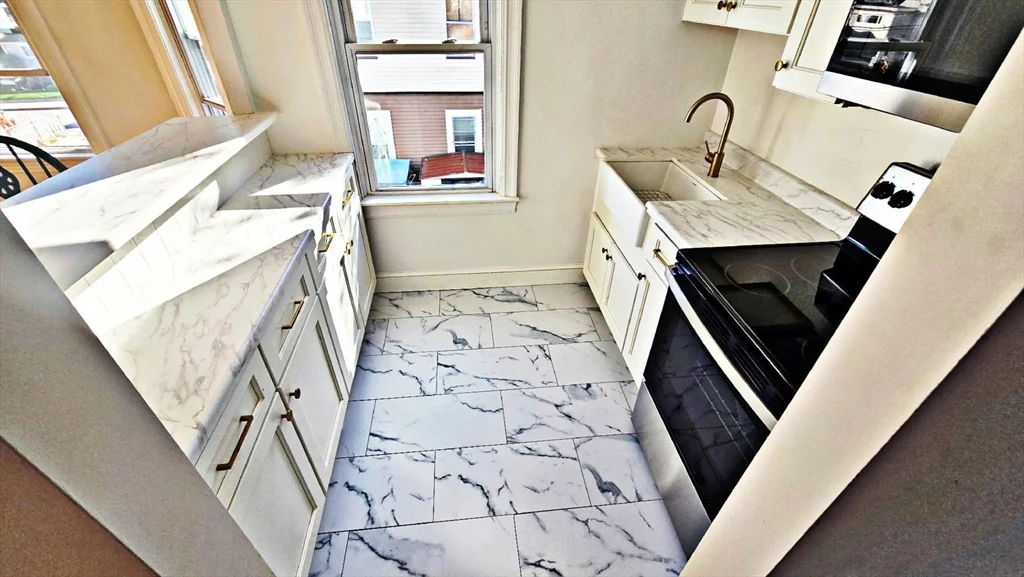 3 bed, 1 bath apartment for rent at 181 Foster St Unit 2, Fall River — photo 21 of 27