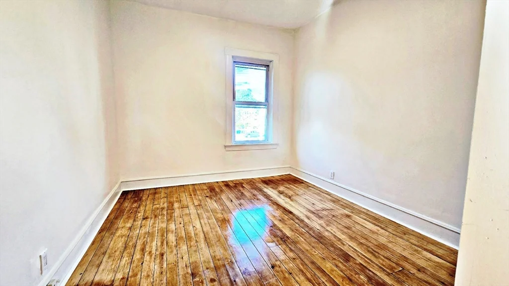 3 bed, 1 bath apartment for rent at 181 Foster St Unit 2, Fall River — photo 13 of 27