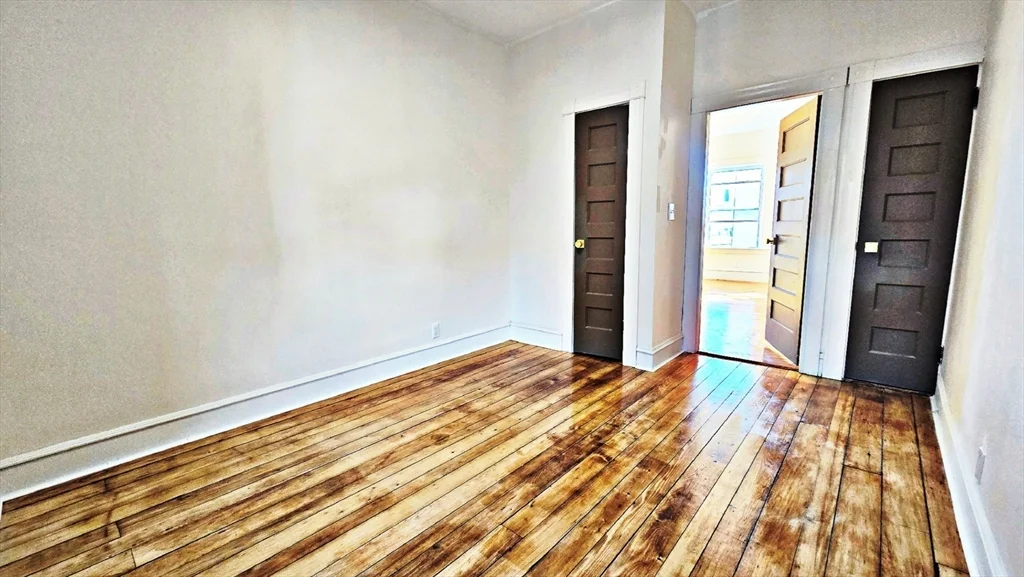 3 bed, 1 bath apartment for rent at 181 Foster St Unit 2, Fall River — photo 16 of 27