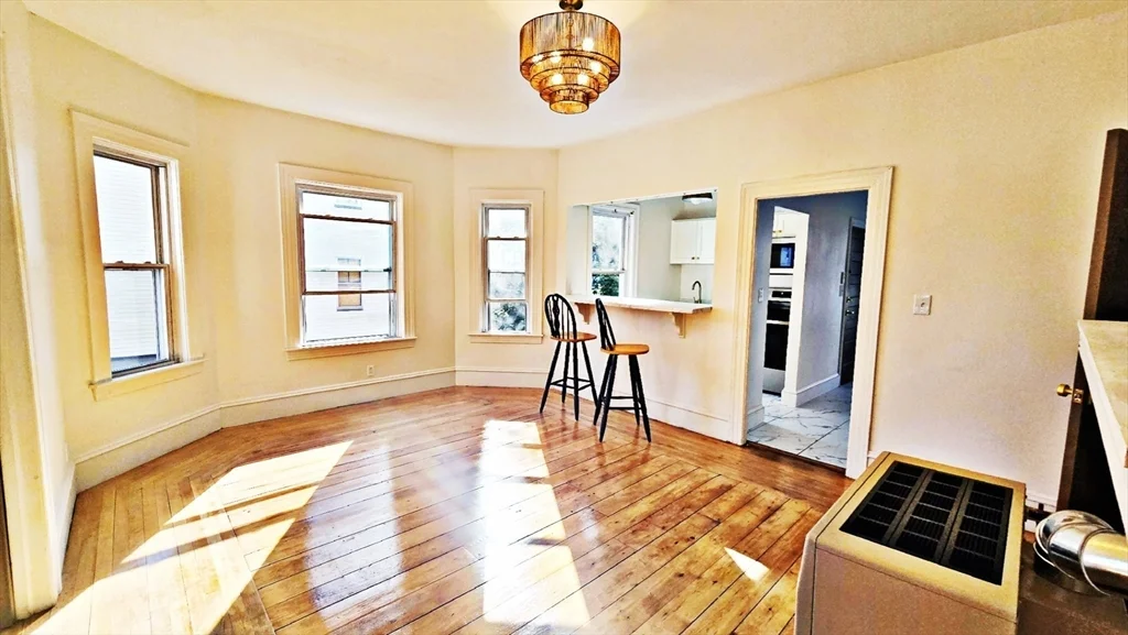 3 bed, 1 bath apartment for rent at 181 Foster St Unit 2, Fall River — photo 7 of 27