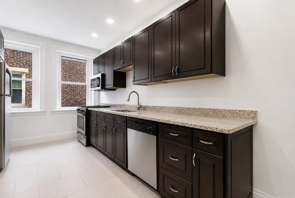3 bed, 2 bath apartment for rent at 181 Harvard St Unit 2, Coolidge Corner — photo 4 of 13