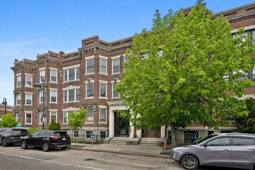 3 bed, 2 bath apartment for rent at 181 Harvard St Unit 2, Coolidge Corner — photo 1 of 13