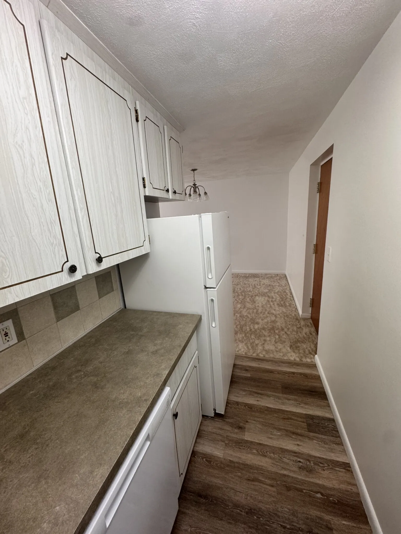 1 bed, 1 bath apartment for rent at 181 Lexington St Unit 28, Auburndale — photo 3 of 19
