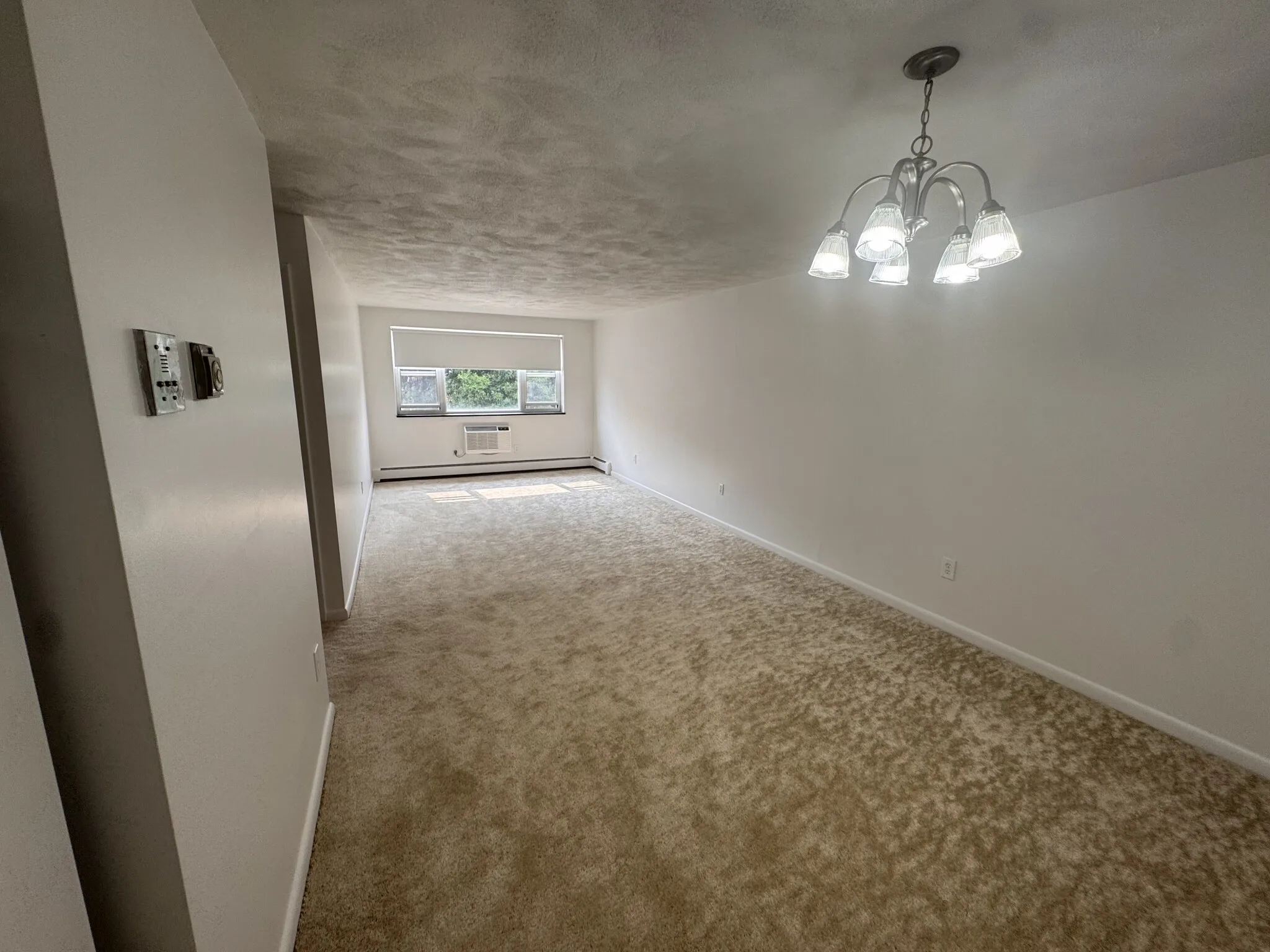 1 bed, 1 bath apartment for rent at 181 Lexington St Unit 28, Auburndale — photo 4 of 19