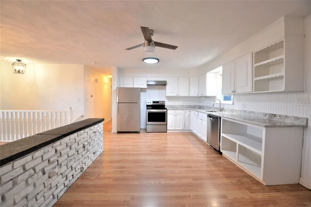 3 bed, 1 bath apartment for rent at 181 Lincoln St Unit 2, Revere — photo 2 of 24