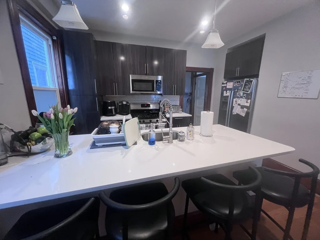 4 bed, 1 bath apartment for rent at 181 M St Unit 1, South Boston — photo 2 of 24