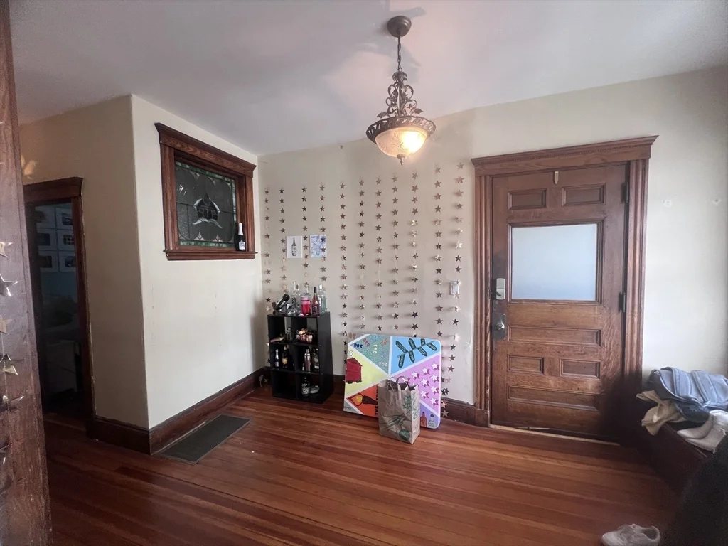 4 bed, 1 bath apartment for rent at 181 M St Unit 1, South Boston — photo 5 of 24