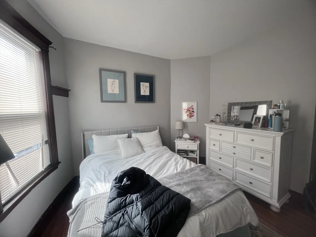 4 bed, 1 bath apartment for rent at 181 M St Unit 1, South Boston — photo 10 of 24