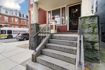 4 bed, 1 bath apartment for rent at 181 M St Unit 1, South Boston — photo 1 of 24
