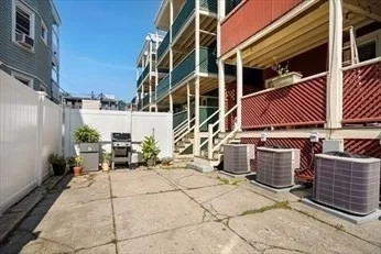 4 bed, 1 bath apartment for rent at 181 M St Unit 1, South Boston — photo 17 of 24