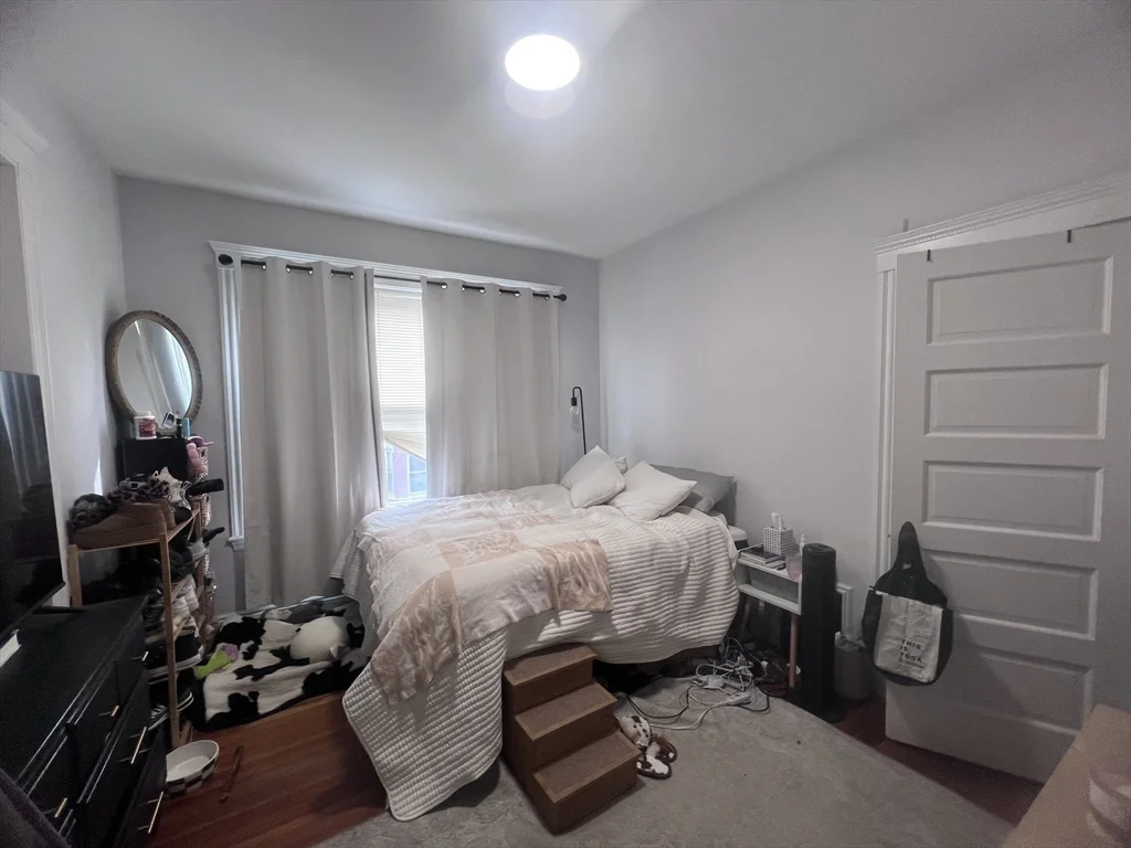 4 bed, 2 bath apartment for rent at 181 M St Unit 2, South Boston — photo 8 of 26