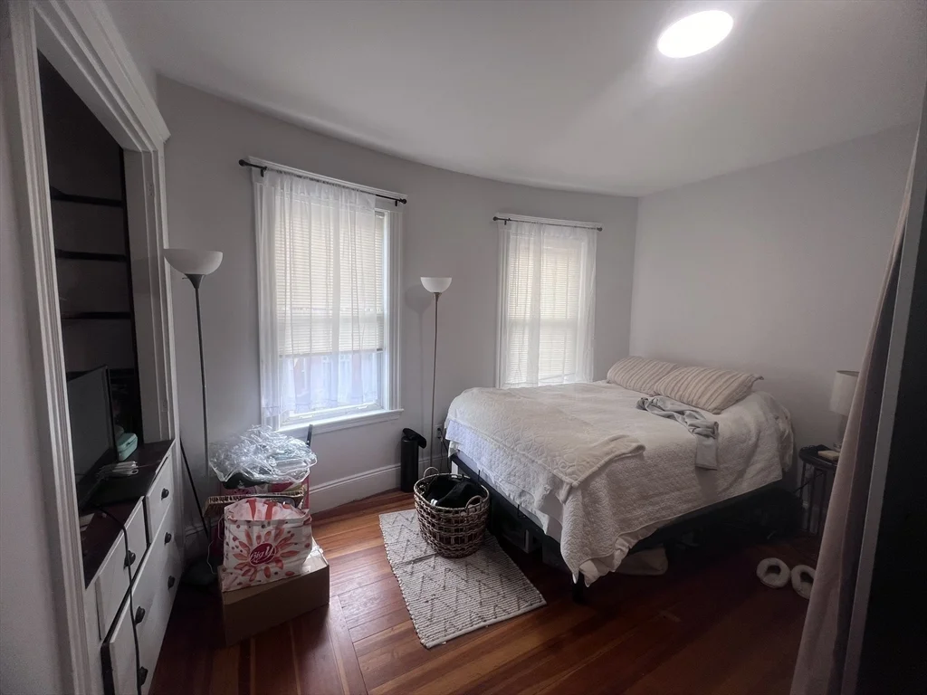 4 bed, 2 bath apartment for rent at 181 M St Unit 2, South Boston — photo 16 of 26