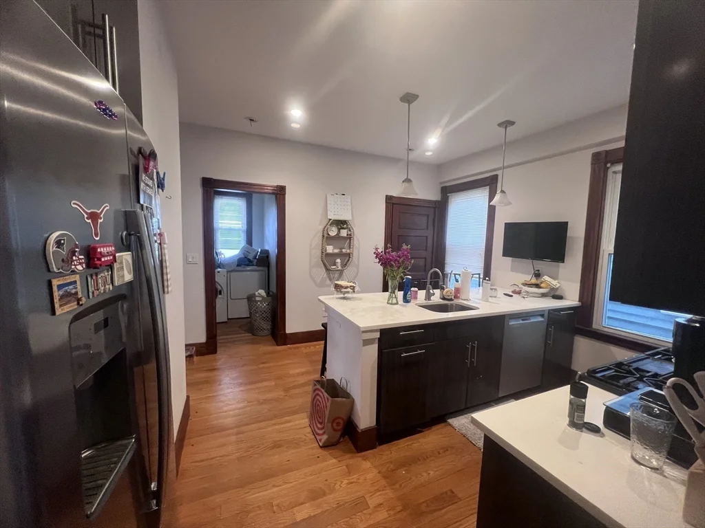 4 bed, 2 bath apartment for rent at 181 M St Unit 2, South Boston — photo 3 of 26
