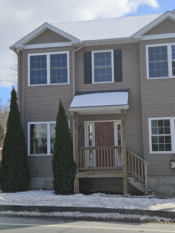 2 bed, 1 bath apartment for rent at 181 Main St Unit 1, South Grafton