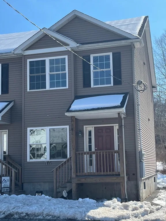 2 bed, 1 bath apartment for rent at 181 Main St Unit 2, South Grafton