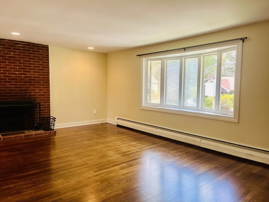 4 bed, 3 bath apartment for rent at 181 Moss Hill Rd, Jamaica Plain — photo 2 of 21