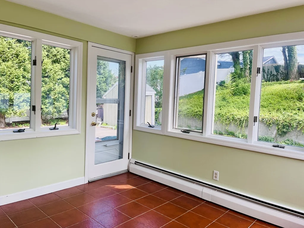 4 bed, 3 bath apartment for rent at 181 Moss Hill Rd, Jamaica Plain — photo 6 of 21