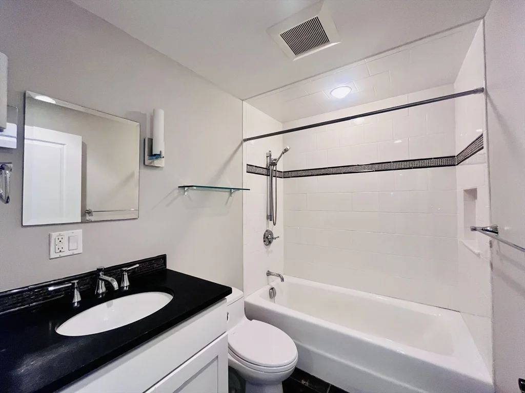 4 bed, 3 bath apartment for rent at 181 Moss Hill Rd, Jamaica Plain — photo 14 of 21
