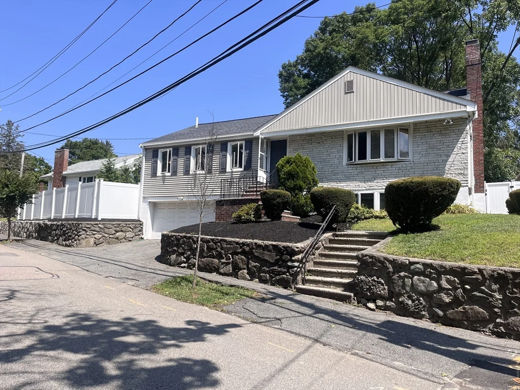 4 bed, 3 bath apartment for rent at 181 Moss Hill Rd, Jamaica Plain — photo 1 of 21