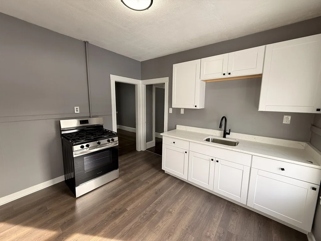 4 bed, 1 bath apartment for rent at 181 Norfolk St Unit 2, Dorchester — photo 3 of 18