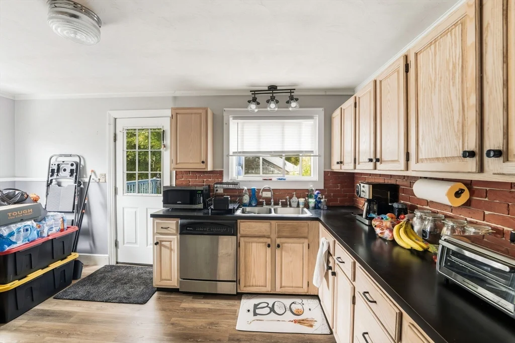 2 bed, 1 bath apartment for rent at 181 Park St Unit 1, North Attleboro — photo 8 of 22