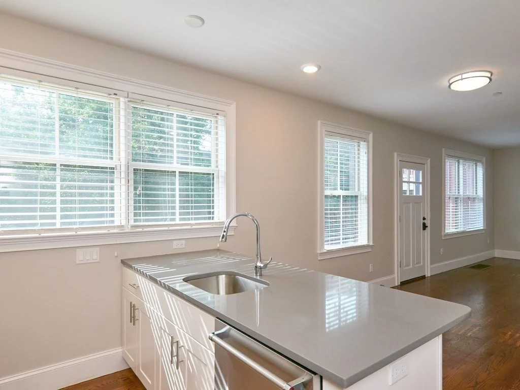 3 bed, 3 bath apartment for rent at 181 Putnam Ave Unit 181, Riverside — photo 5 of 20