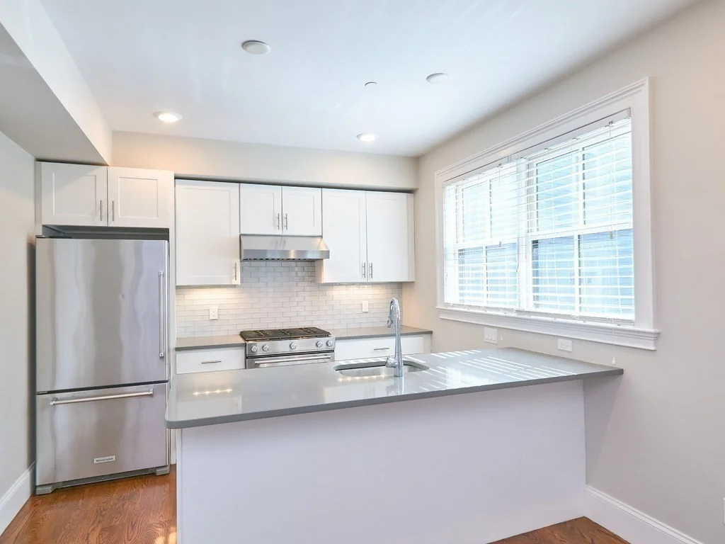 3 bed, 3 bath apartment for rent at 181 Putnam Ave Unit 181, Riverside — photo 6 of 20