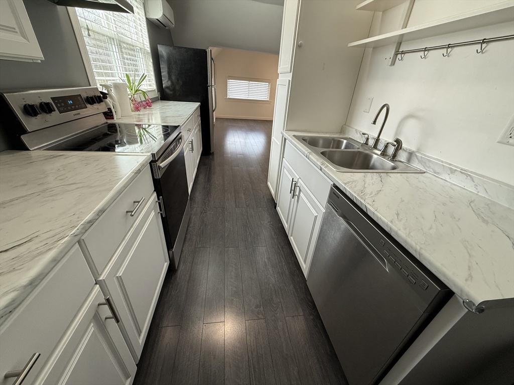 1 bed, 1 bath apartment for rent at 181 S Main St Unit 5, Attleboro — photo 2 of 14