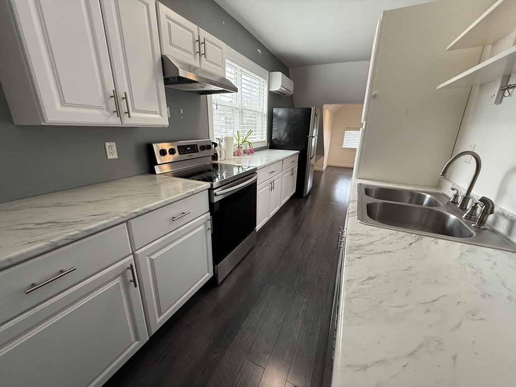 1 bed, 1 bath apartment for rent at 181 S Main St Unit 5, Attleboro