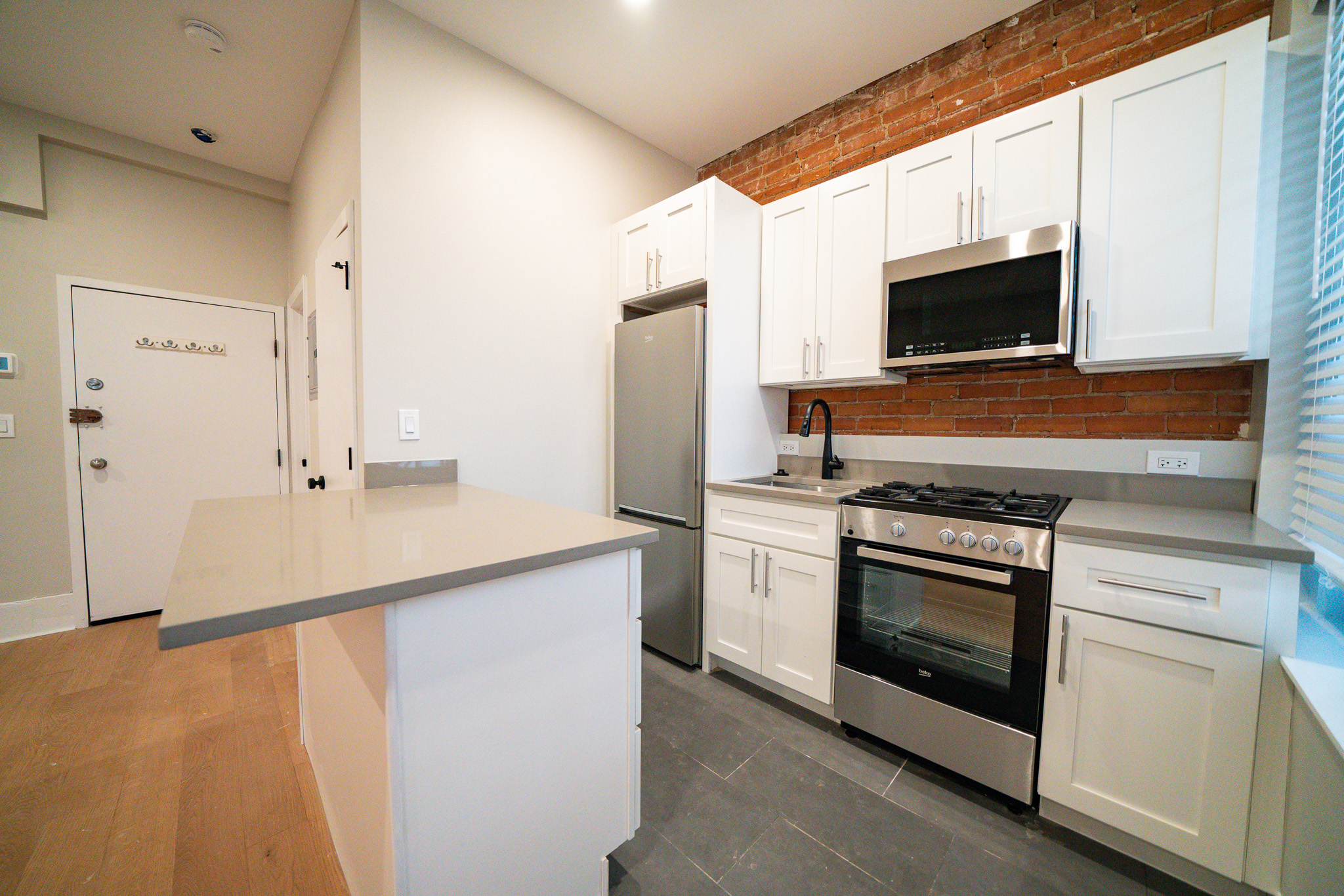 Studio bed, 1 bath apartment for rent at 181 Saint Botolph St Unit 4, Back Bay — photo 3 of 7