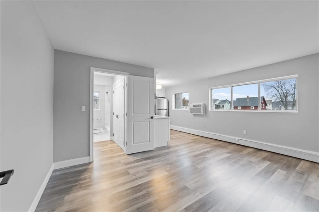 Studio bed, 1 bath apartment for rent at 181 School St Unit 3, Waltham — photo 5 of 9