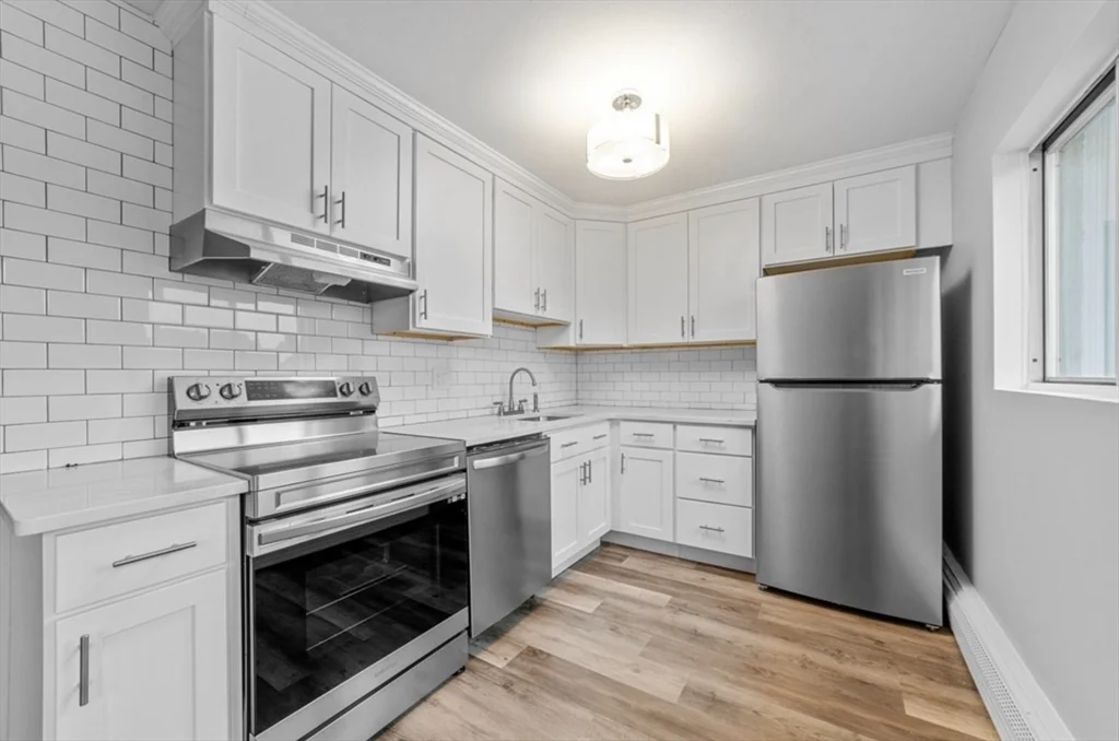 Studio bed, 1 bath apartment for rent at 181 School St Unit 3, Waltham — photo 1 of 9