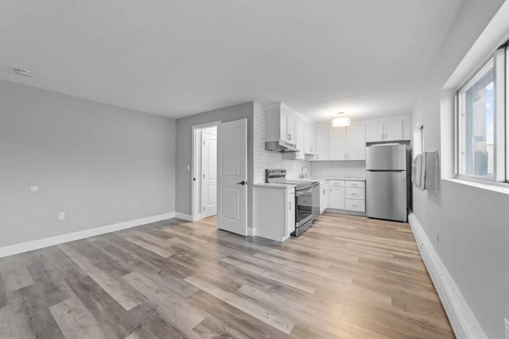 Studio bed, 1 bath apartment for rent at 181 School St Unit 3, Waltham — photo 3 of 9