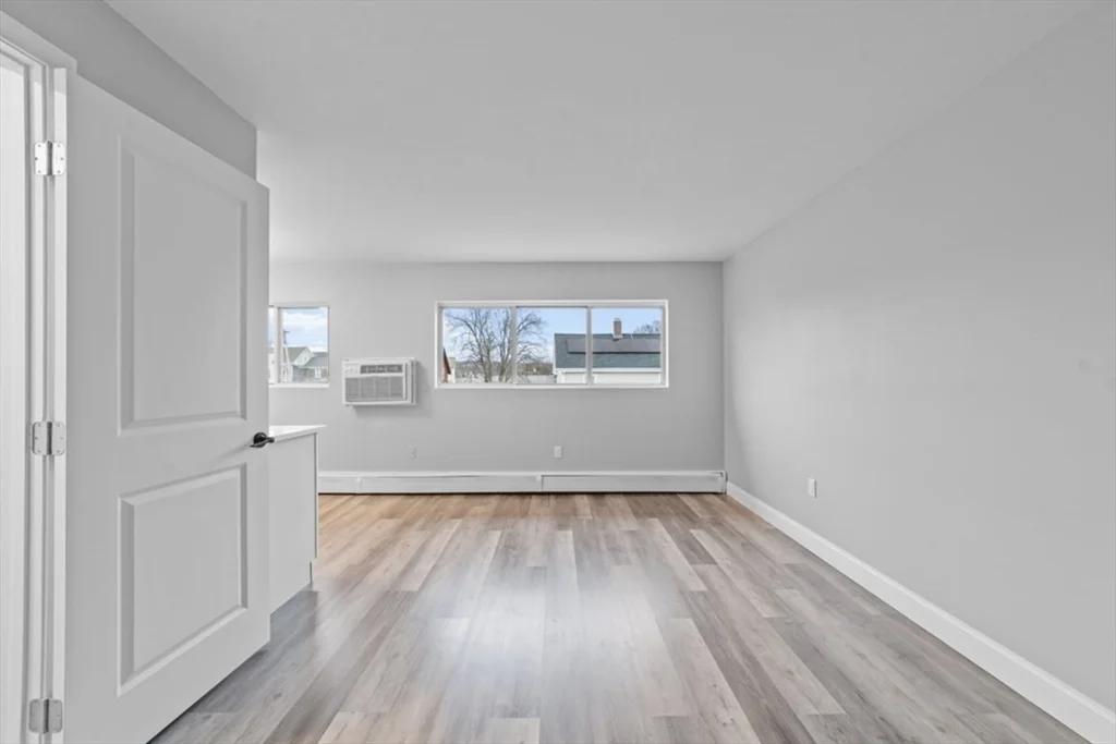 Studio bed, 1 bath apartment for rent at 181 School St Unit 5, Waltham — photo 6 of 12