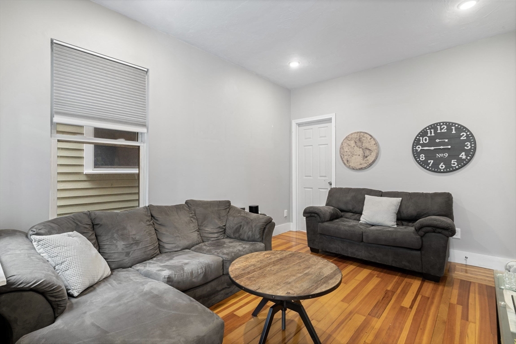 2 bed, 1 bath apartment for rent at 181 5th St Unit 1, South Boston — photo 2 of 18