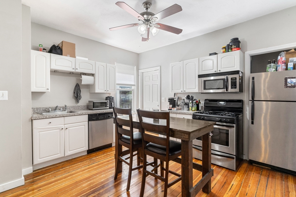 2 bed, 1 bath apartment for rent at 181 5th St Unit 1, South Boston — photo 3 of 18