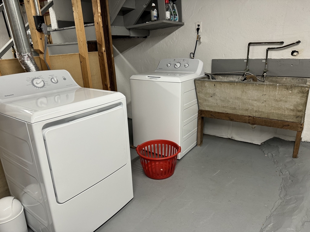 3 bed, 1 bath apartment for rent at 181 Warren St Unit 181, Watertown — photo 17 of 20