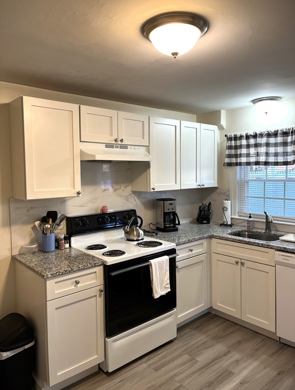 3 bed, 1 bath apartment for rent at 181 Warren St Unit 181, Watertown — photo 3 of 20