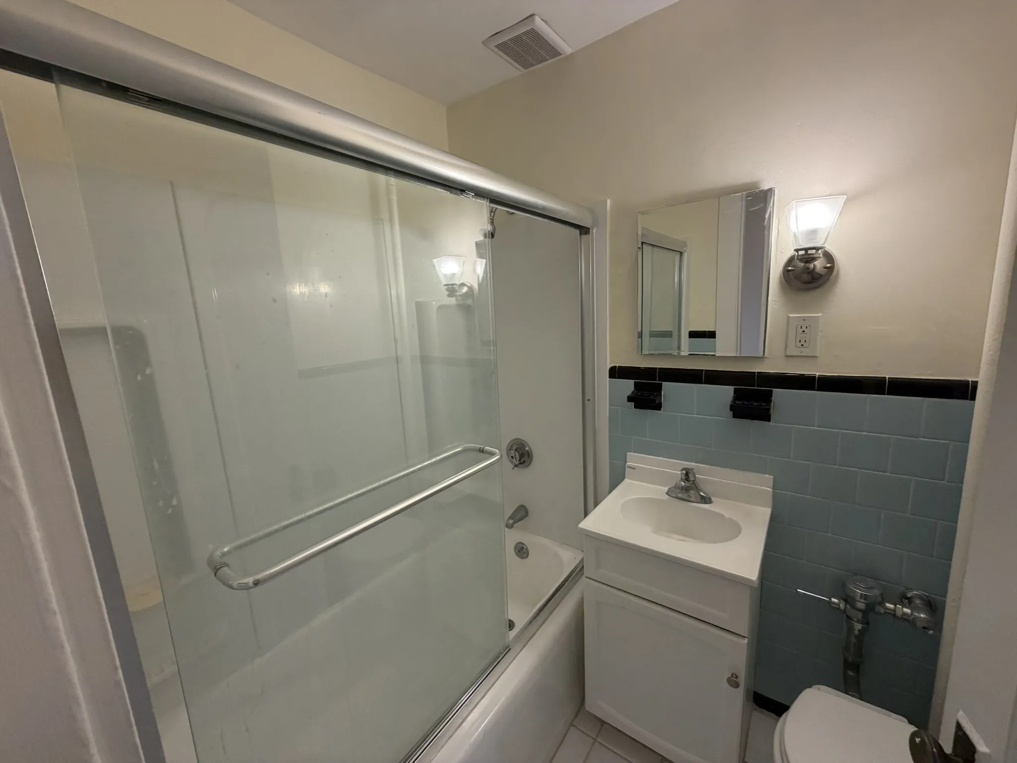 Studio bed, 1 bath apartment for rent at 181 Winthrop Rd Unit 5, Aspinwall Hill — photo 5 of 6