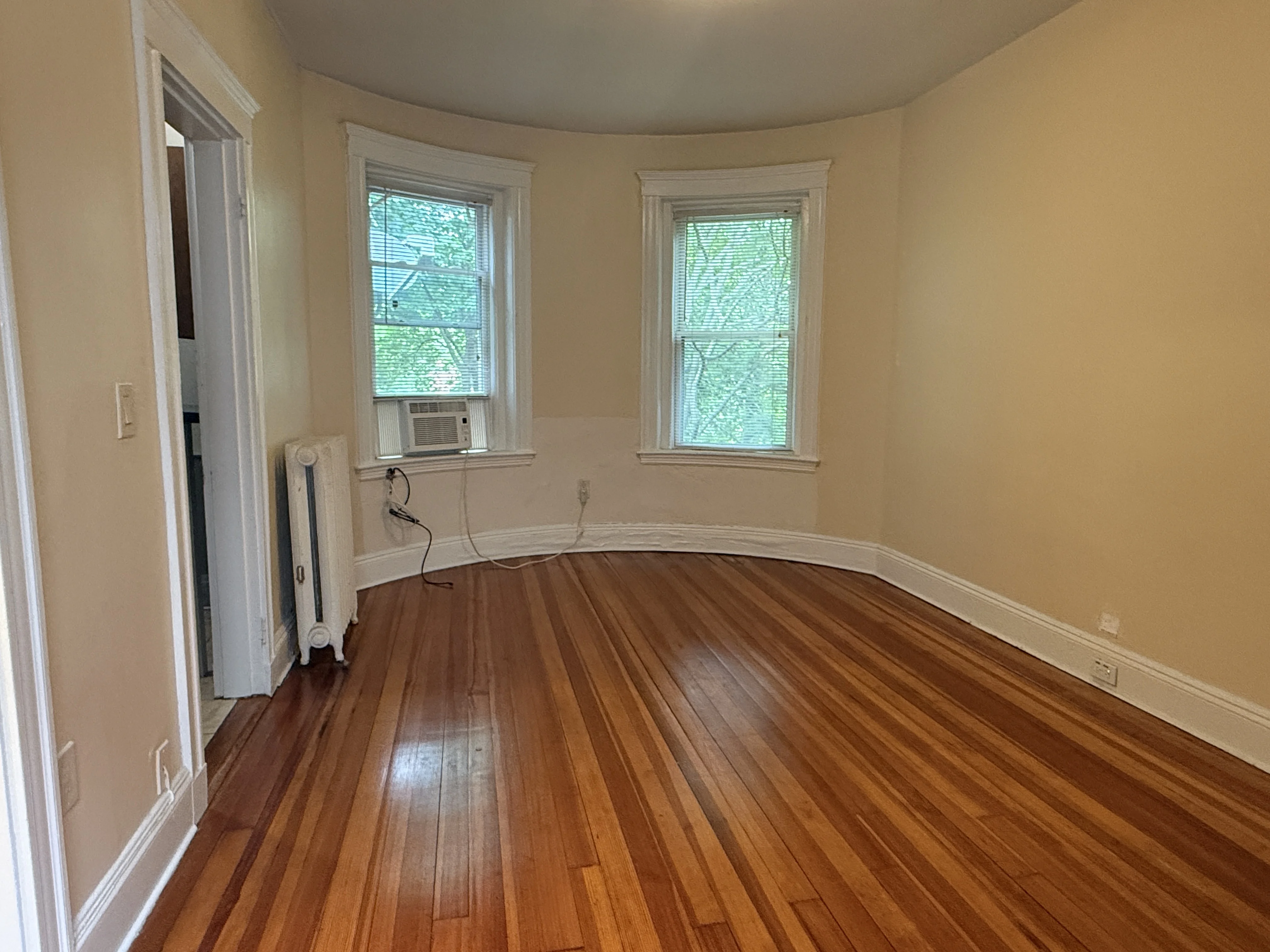 Studio bed, 1 bath apartment for rent at 181 Winthrop Rd Unit 8, Aspinwall Hill — photo 1 of 4