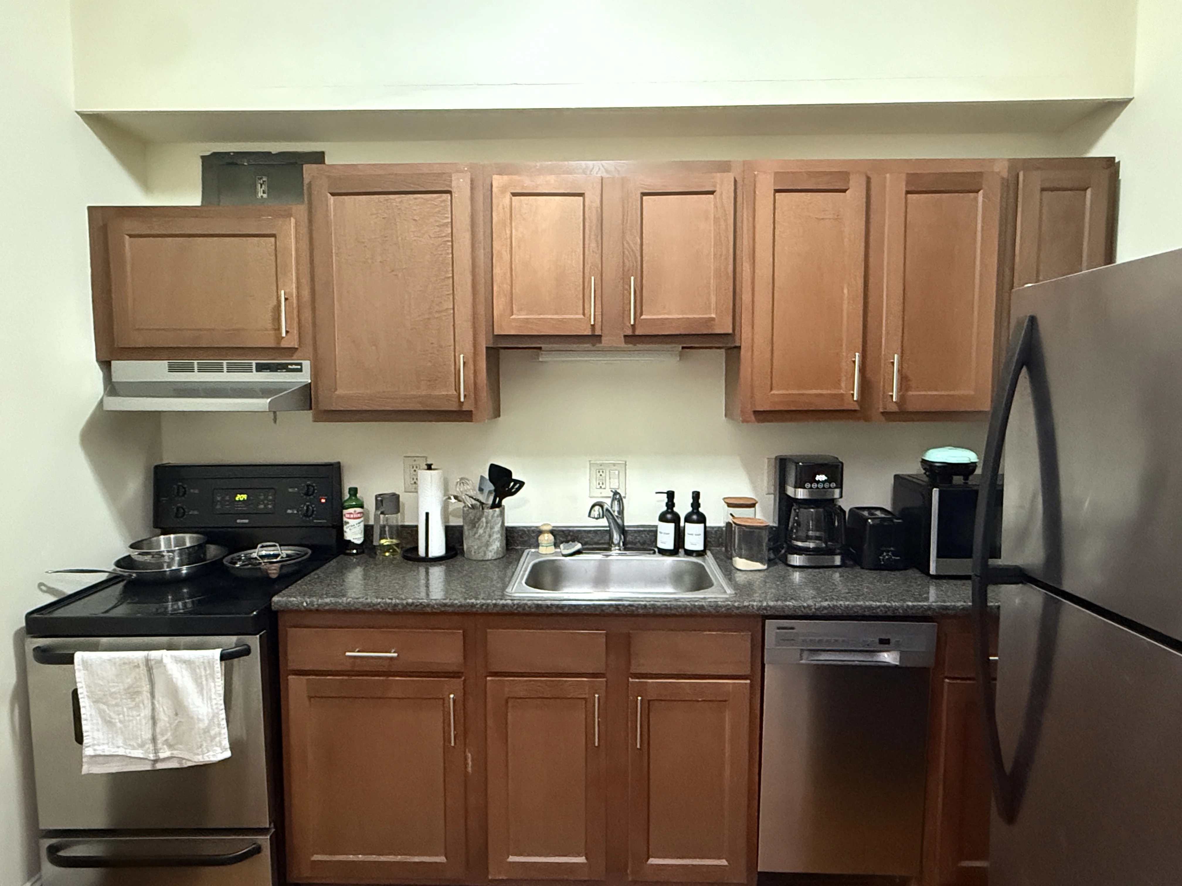 1 bed, 1 bath apartment for rent at 181 Winthrop Rd Unit 9, Aspinwall Hill — photo 3 of 10