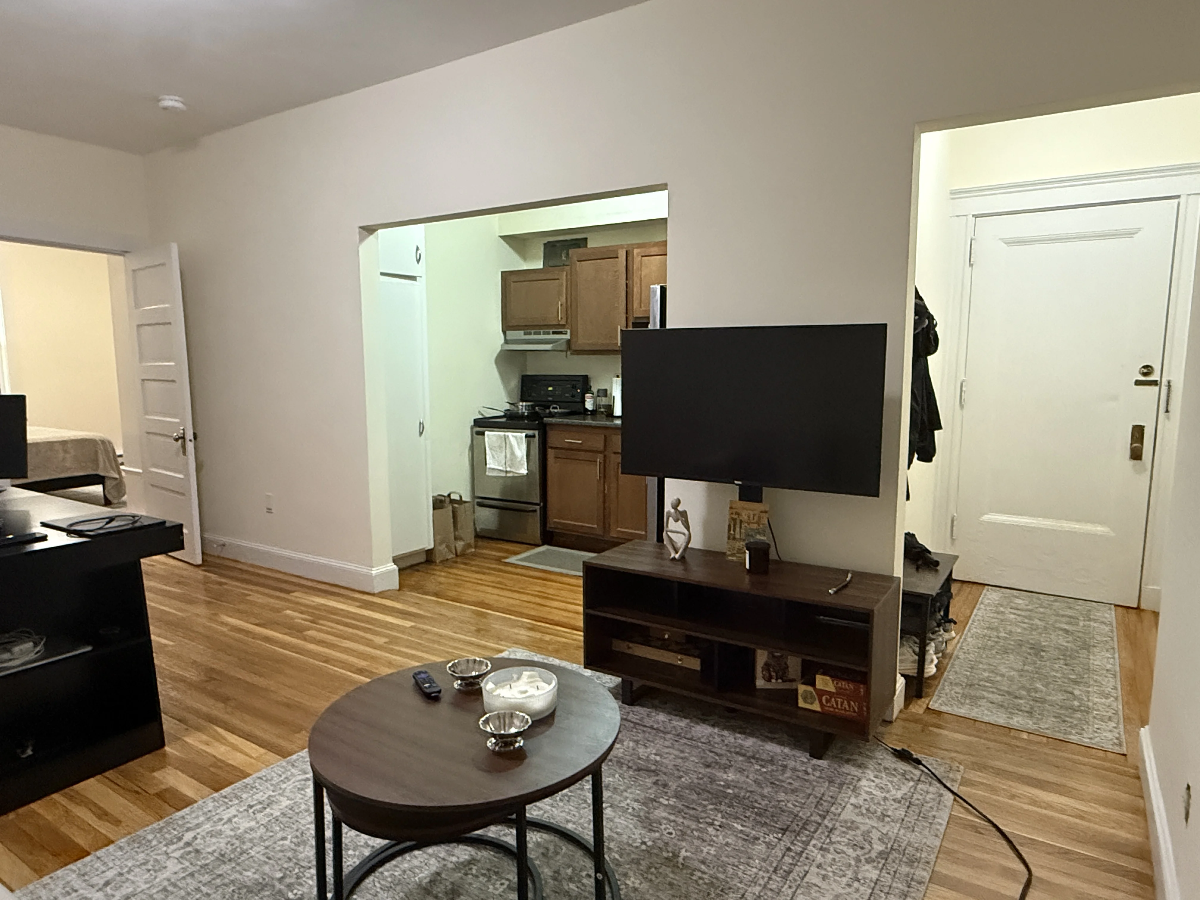 1 bed, 1 bath apartment for rent at 181 Winthrop Rd Unit 9, Aspinwall Hill — photo 2 of 10