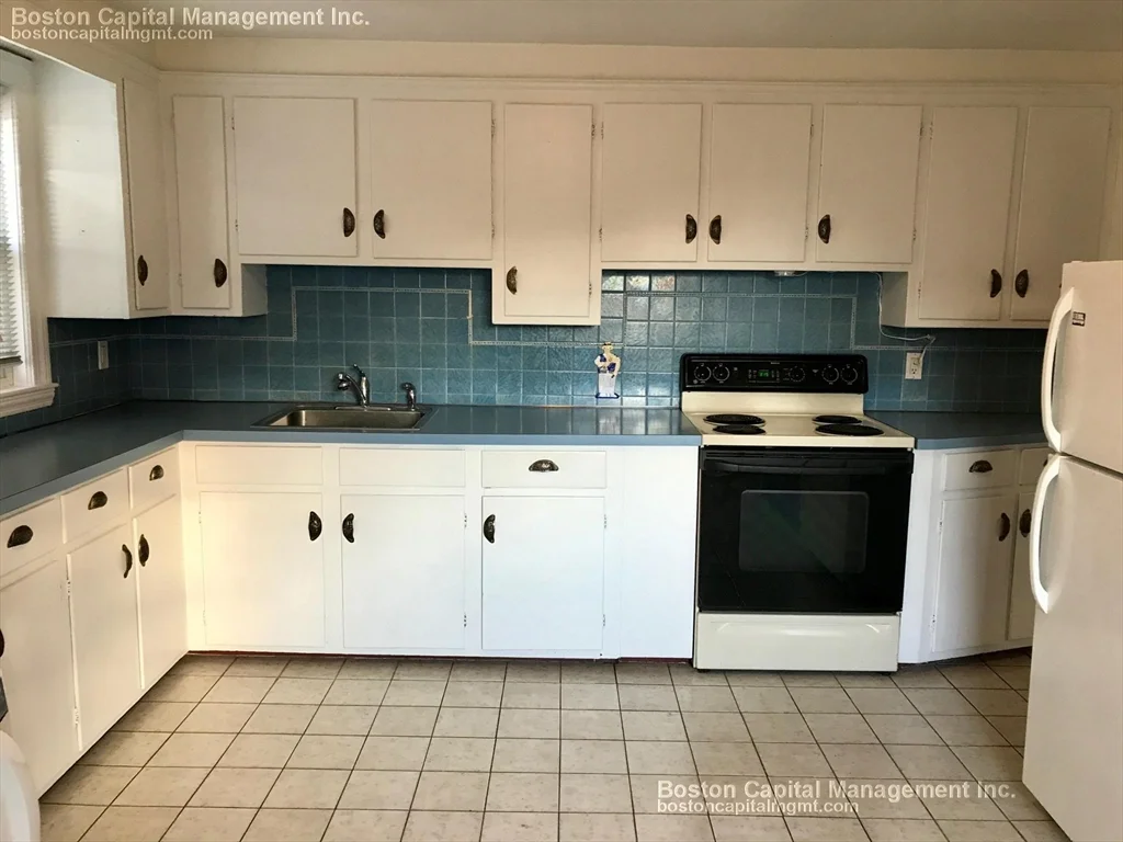 2 bed, 1 bath apartment for rent at 181 Winthrop Shore Unit 2, Winthrop — photo 14 of 16