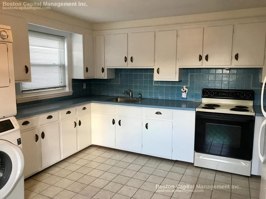 2 bed, 1 bath apartment for rent at 181 Winthrop Shore Unit 2, Winthrop — photo 15 of 16