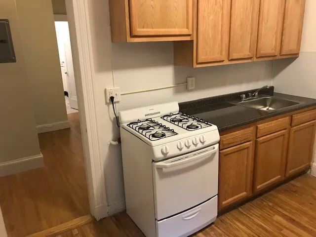 1 split bed, 1 bath apartment for rent at 1810 Commonwealth Ave Unit 1, Brighton — photo 2 of 12