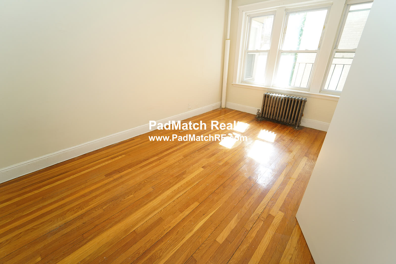 1 split bed, 1 bath apartment for rent at 1810 Commonwealth Ave Unit 15, Brighton — photo 1 of 18