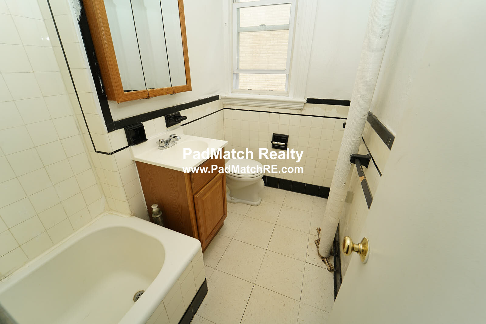1 split bed, 1 bath apartment for rent at 1810 Commonwealth Ave Unit 15, Brighton — photo 5 of 18