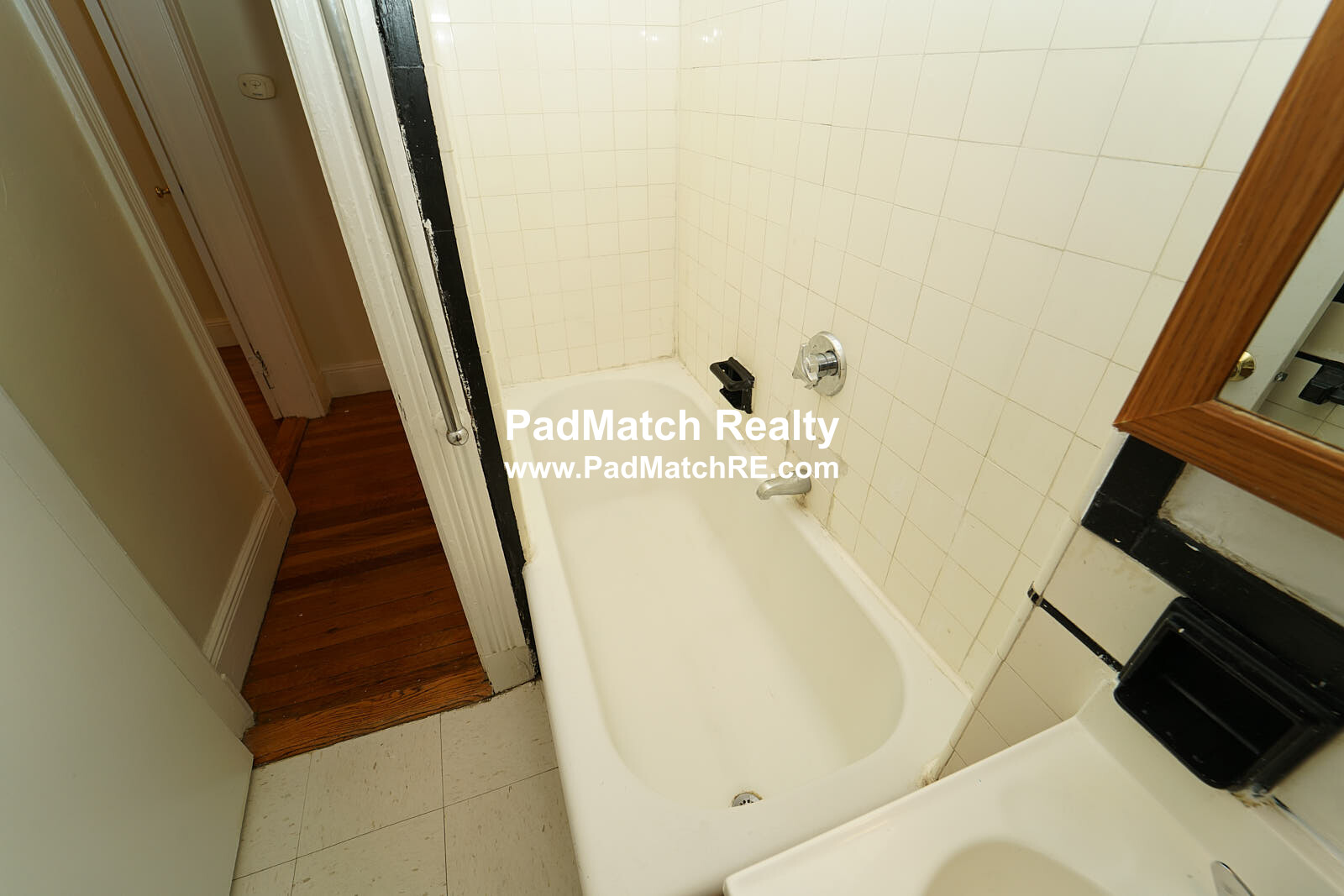 1 split bed, 1 bath apartment for rent at 1810 Commonwealth Ave Unit 15, Brighton — photo 7 of 18