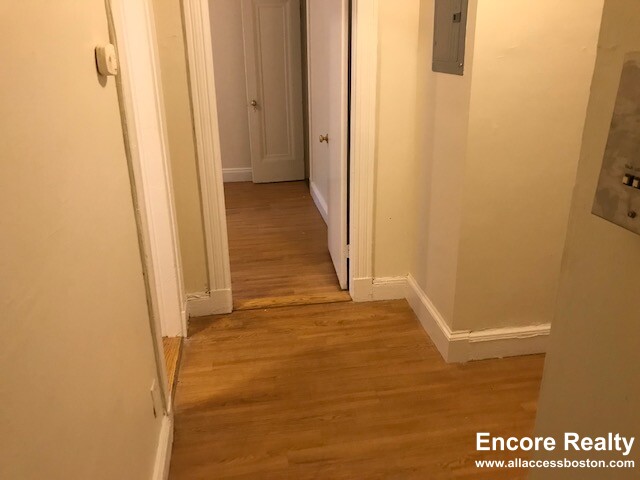 2 bed, 1 bath apartment for rent at 1810 Commonwealth Ave Unit 1N, Brighton — photo 6 of 25