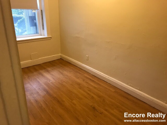 2 bed, 1 bath apartment for rent at 1810 Commonwealth Ave Unit 1N, Brighton — photo 10 of 25
